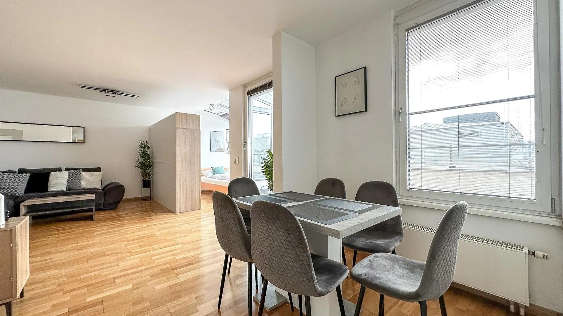 Feelhome-Prater-Ausblick-Terrasse-6 Gaeste-Wifi-Smart Tv Vienna Apartment