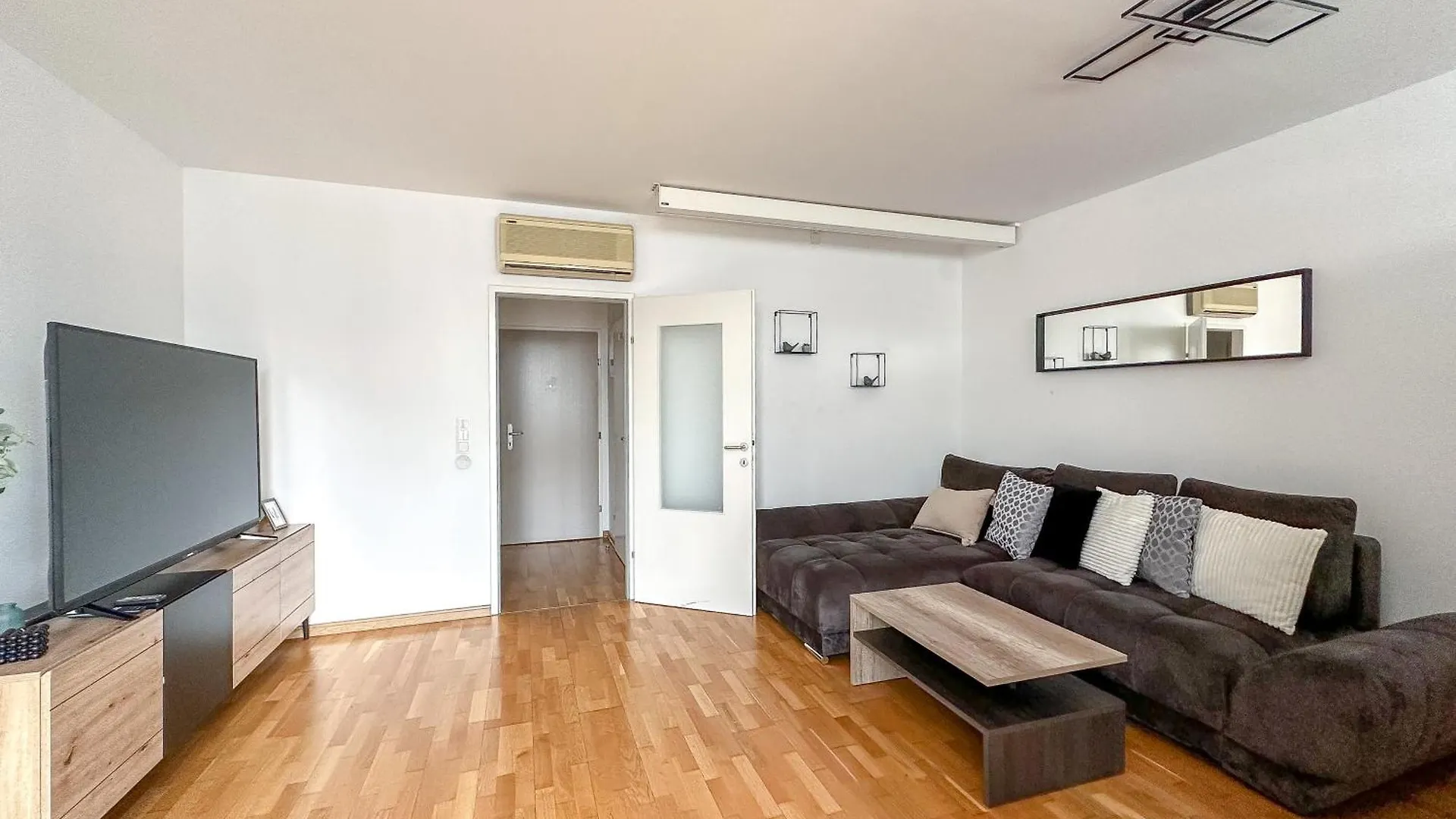 Feelhome-Prater-Ausblick-Terrasse-6 Gaeste-Wifi-Smart Tv Vienna