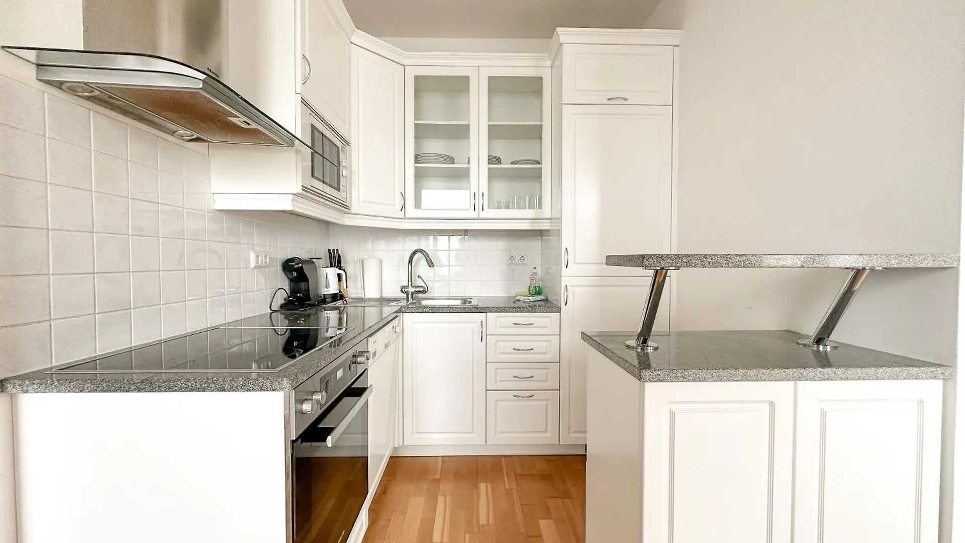 Feelhome-Prater-Ausblick-Terrasse-6 Gaeste-Wifi-Smart Tv Βιέννη