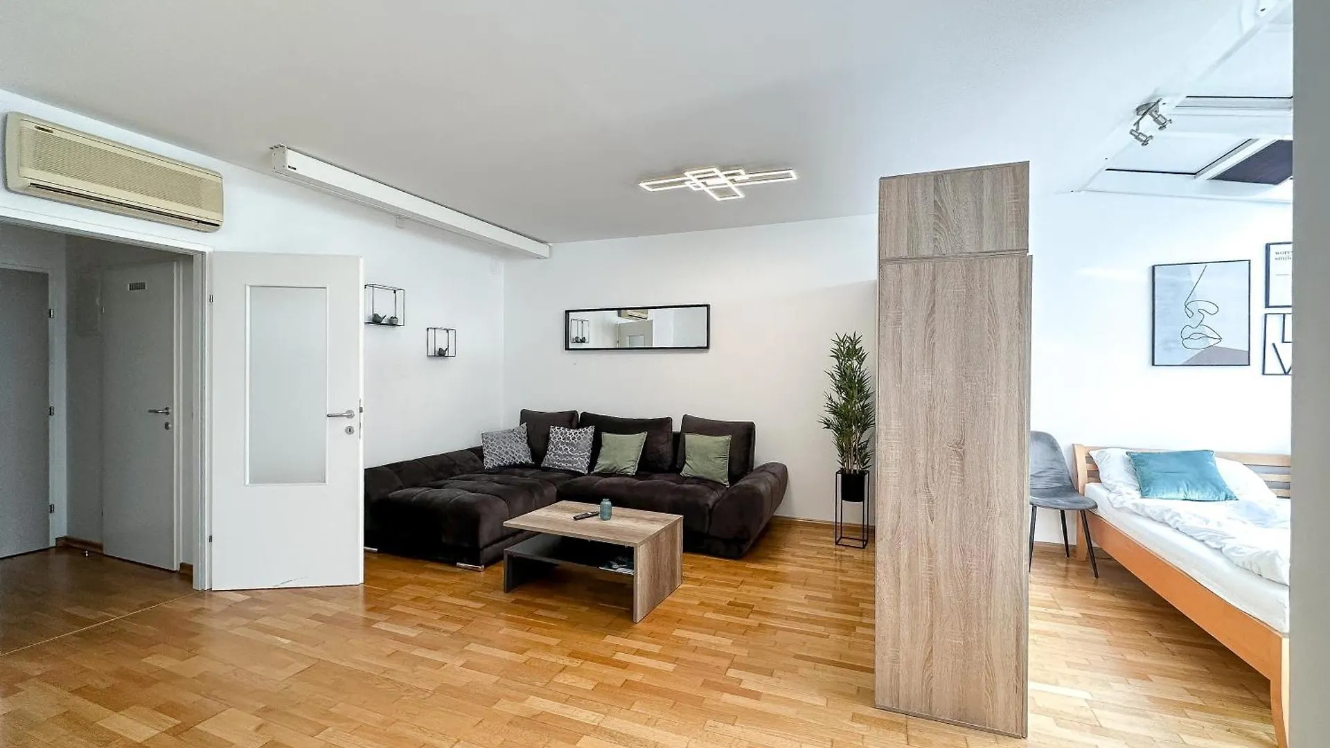 Apartment Feelhome-Prater-Ausblick-Terrasse-6 Gaeste-Wifi-Smart Tv Vienna